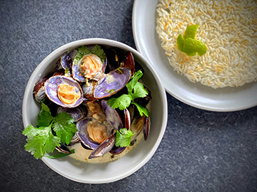 Clams Sauté with Coconut Milk by Elisa and Ben Lai, Food Specialist, Blogger, Italy, USA