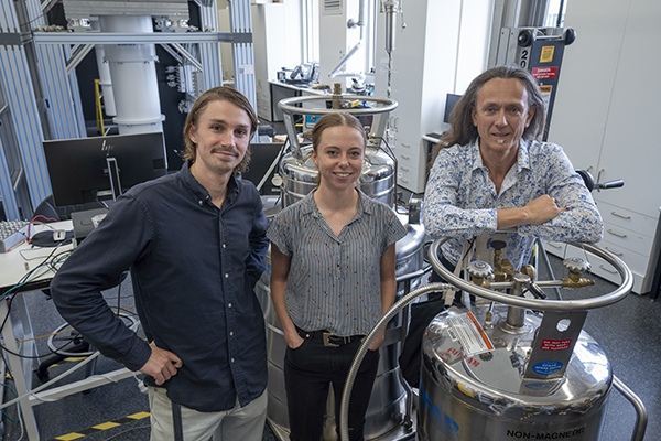 The research team in the Fundamental Quantum Technologies Laboratory at UNSW Sydney, Australia. From left: Mark R. van Blankenstein, Dr. Holly Stemp (lead author), and Prof. Andrea Morello.