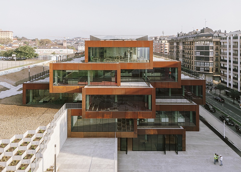 GOe's stacked volumes create terraced outdoor spaces for the food research centre.
