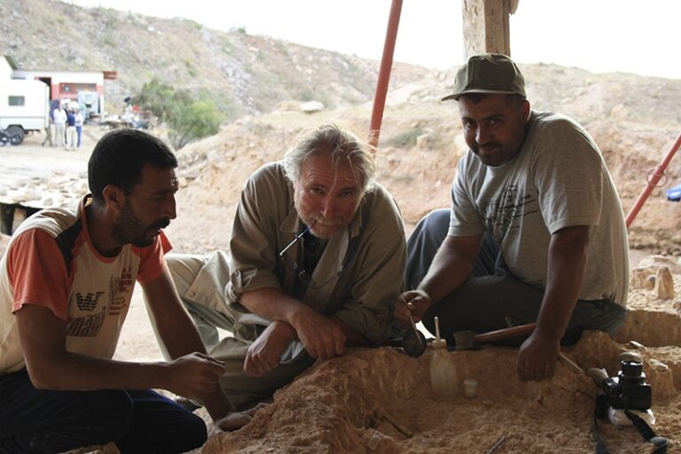 Jean-Paul Raynal, co-director of the program and Abdellali Khadouma and Khalid Nader, workers who discovered the mandible ThI-GH-10717 in May 2008 (Photograph R. Gallotti, Programme Préhistoire de Casablanca).